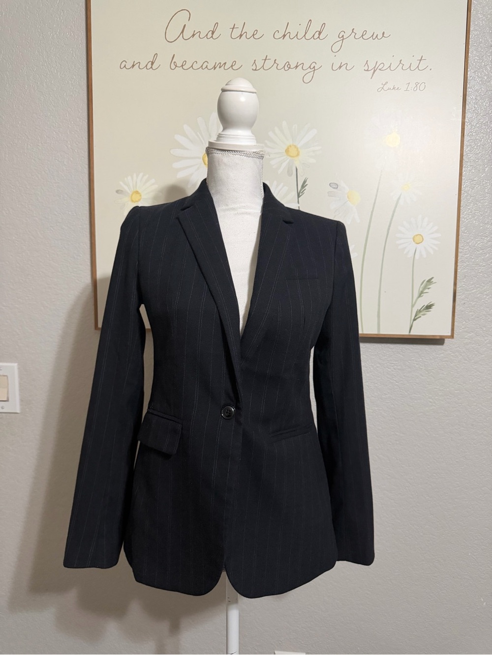 Banana Republic Black Pinstripe Single-Button Blazer size 2